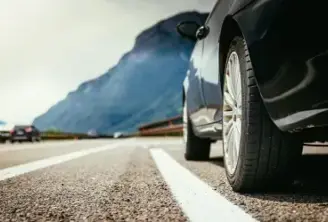 ¿Qué es la tracción 4x2 en vehículos?