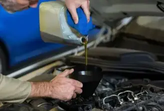 ¿Cómo saber o identificar qué aceite usa mi auto?
