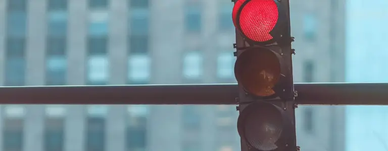 ¿Qué es auto hold y para qué sirve?