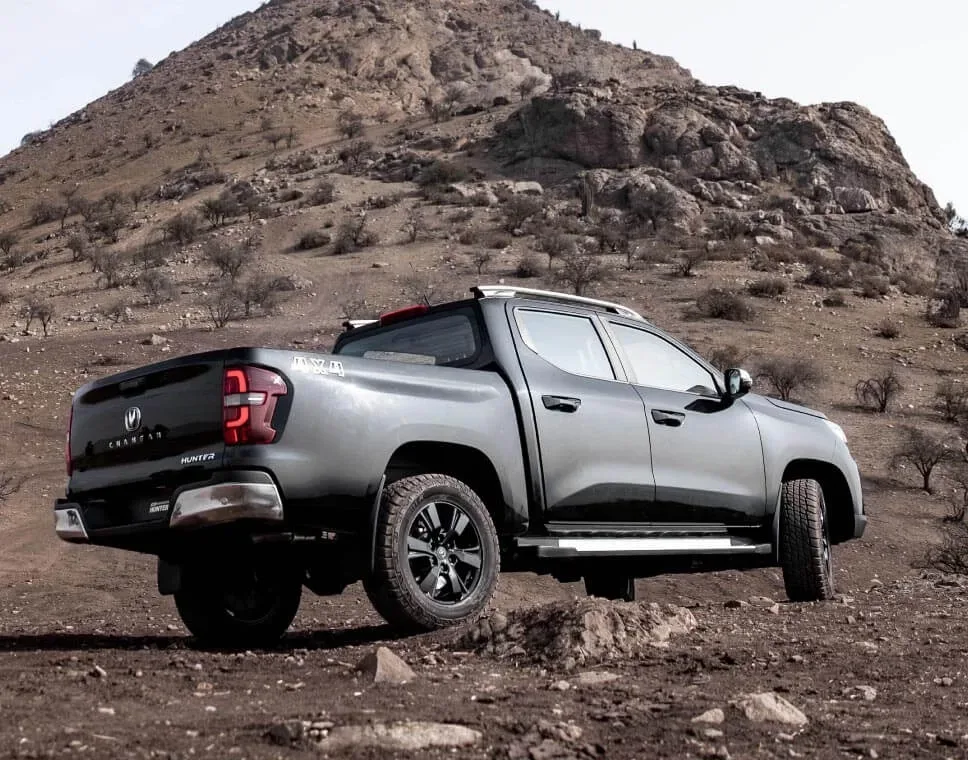 Camioneta Pick-up que se Adapta a Cada Pendiente