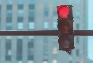 ¿Qué es el auto hold? ¡Conoce el sistema y sus principales características!